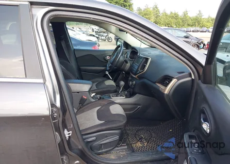 2014 Jeep Cherokee Latitude z USA, uszkodzony, nr VIN 1C4PJMCS6EW153292